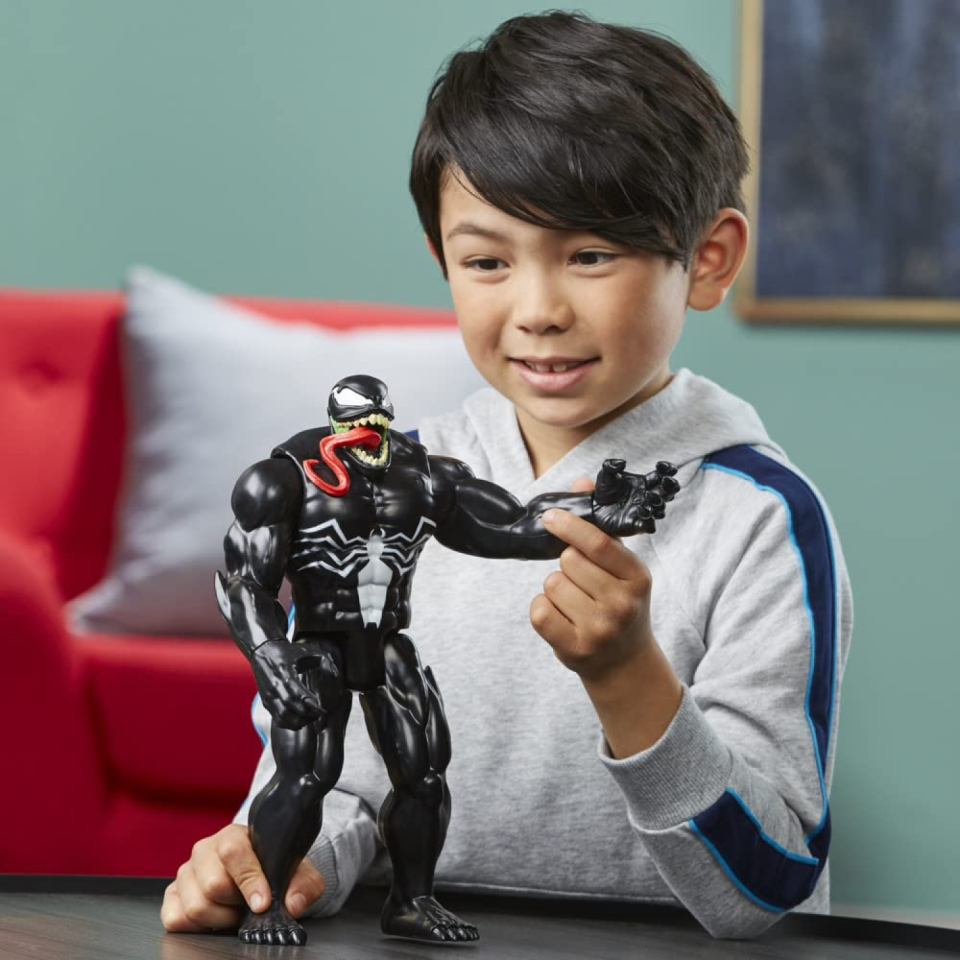 Action Figure Venom 30 cm Hasbro Marvel Titan Hero Series