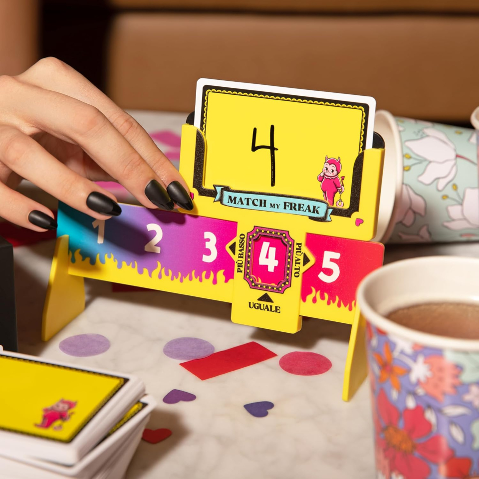 Asmodee Match My Freak, carte cooperative per adulti
