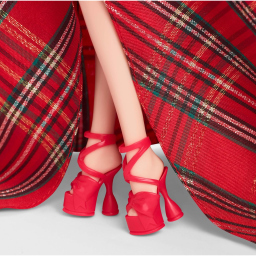 Barbie Signature Holiday bambola bionda dai 3 anni