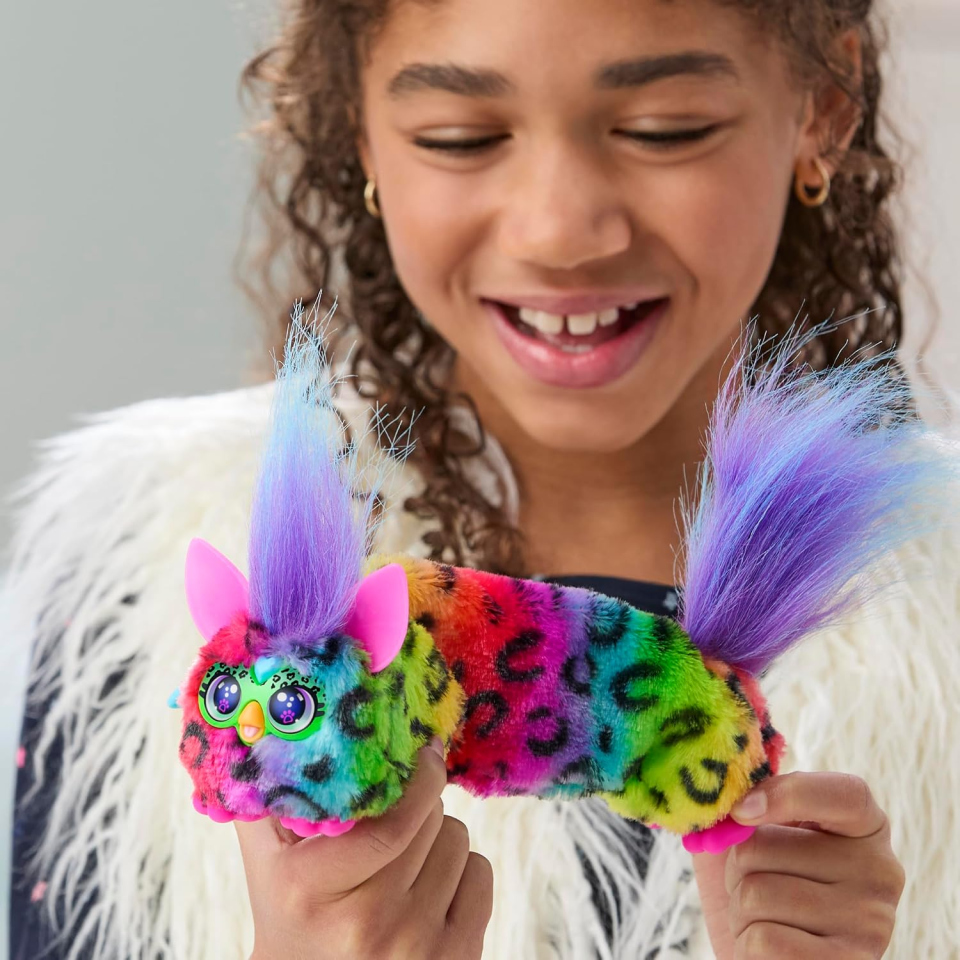 Furby DJ Furblets peluche elettronico Rain-Bow-Kat