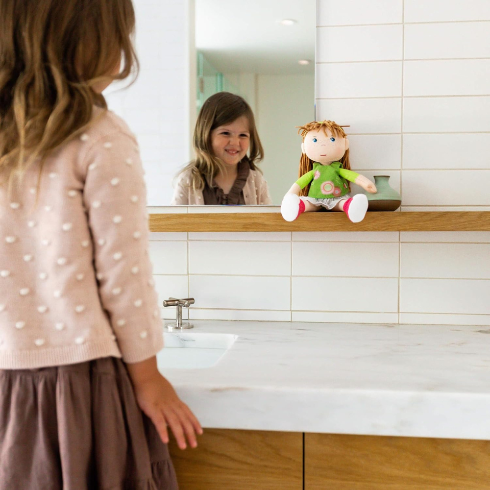 HABA Hedda – Bambola Morbida 30 cm per Bambini dai 18 Mesi