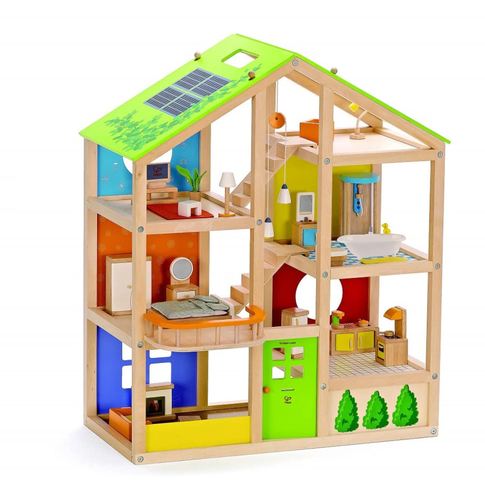 Hape Casa 4 Stagioni Arredata con Famiglia di Bambole in Legno