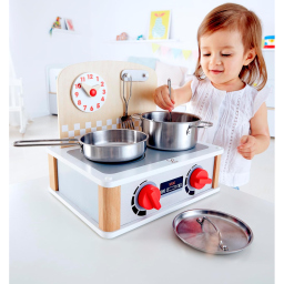 Hape Cucinetta Portatile 2 in 1 in Legno con Piastra, Griglia e Utensili