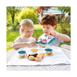 Hape Set da Tè con Valigetta – Servizio Gioco di Ruolo dai 3 Anni