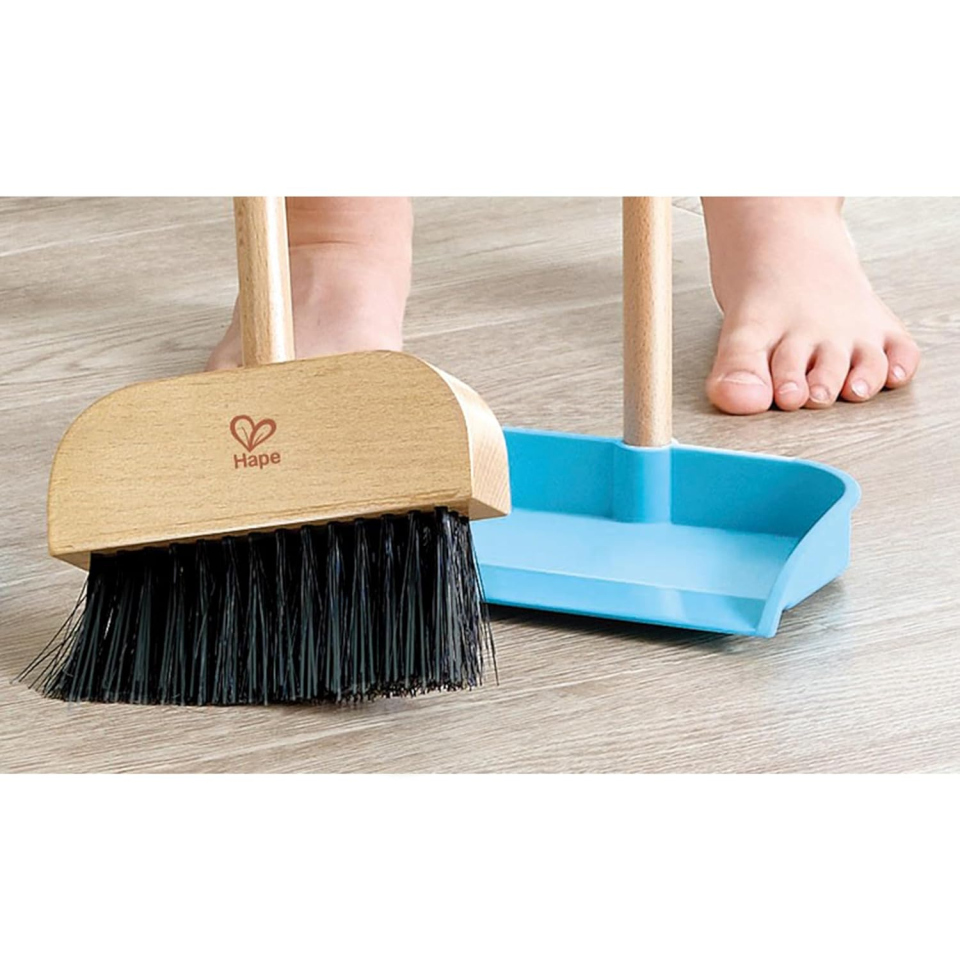 Hape Set Pulizia in Legno con Supporto – 6 Pezzi per Bambini