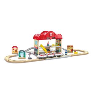 Hape Stazione Ferroviaria Portatile in Legno con Trenino e Personaggi