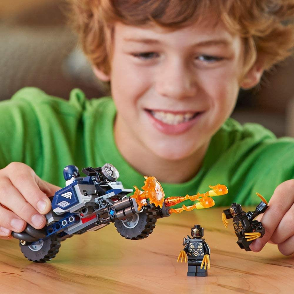 LEGO Marvel Captain America Attacco Outrider 76123