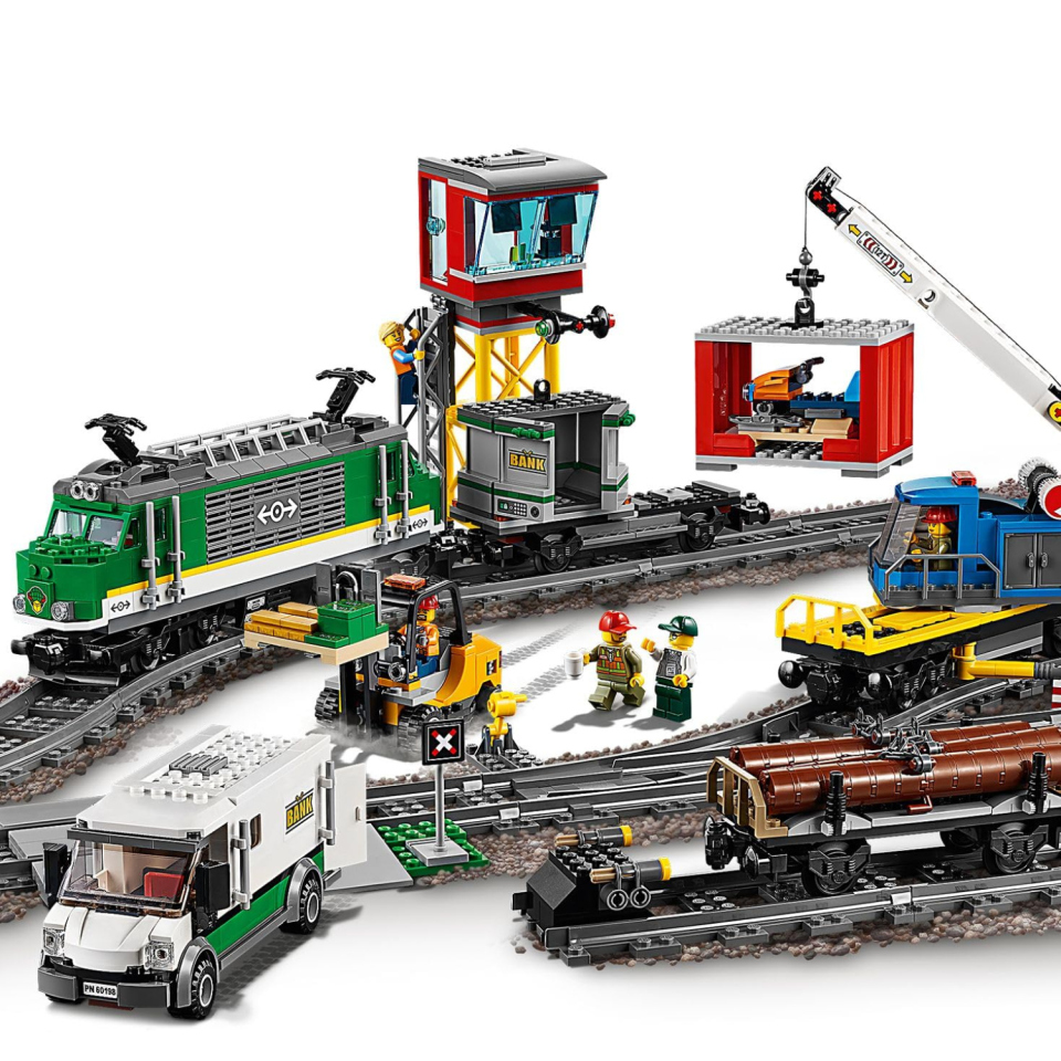 LEGO City Treno Merci Telecomandato con Binari e 6 Minifigure