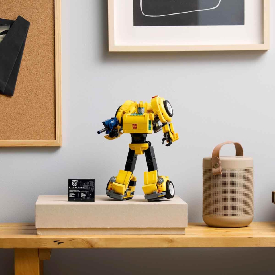 LEGO Icons Bumblebee Transformers – Set Costruzioni da Collezione 10338