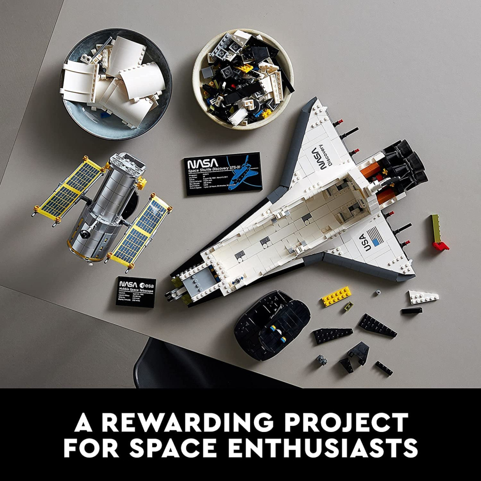 LEGO Icons Space Shuttle Discovery 10283 con Telescopio Hubble