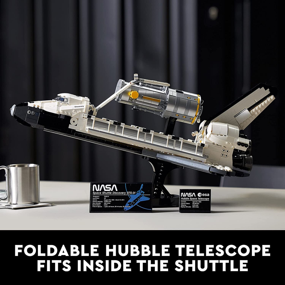 LEGO Icons Space Shuttle Discovery 10283 con Telescopio Hubble