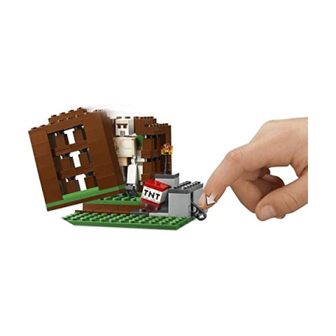 LEGO Minecraft Avamposto del Saccheggiatore 303 pezzi