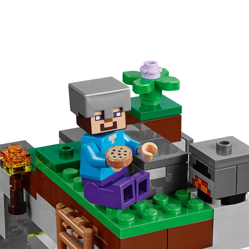 LEGO Minecraft La Caverna dello Zombie con Steve e Zombie