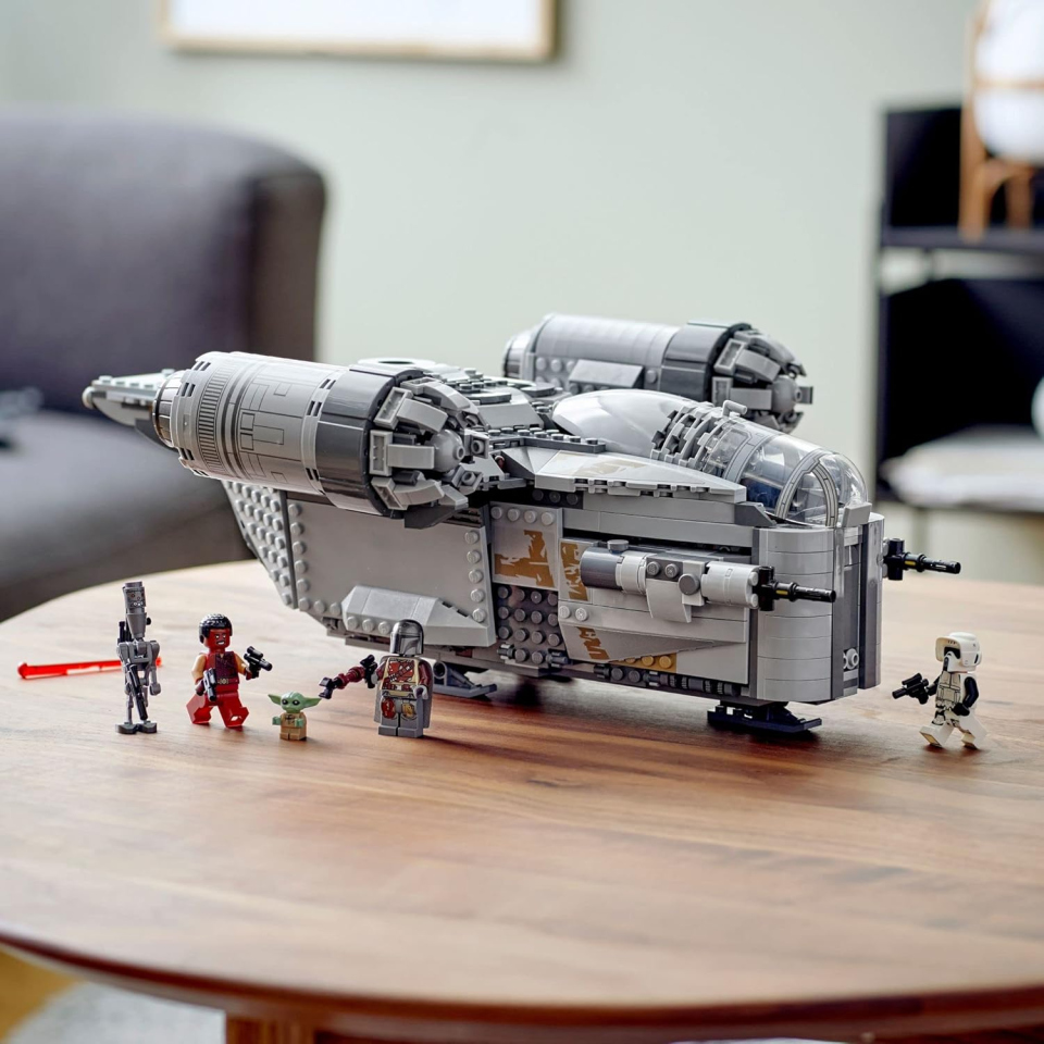 LEGO Star Wars Razor Crest – Nave del Mandaloriano con 5 minifigure