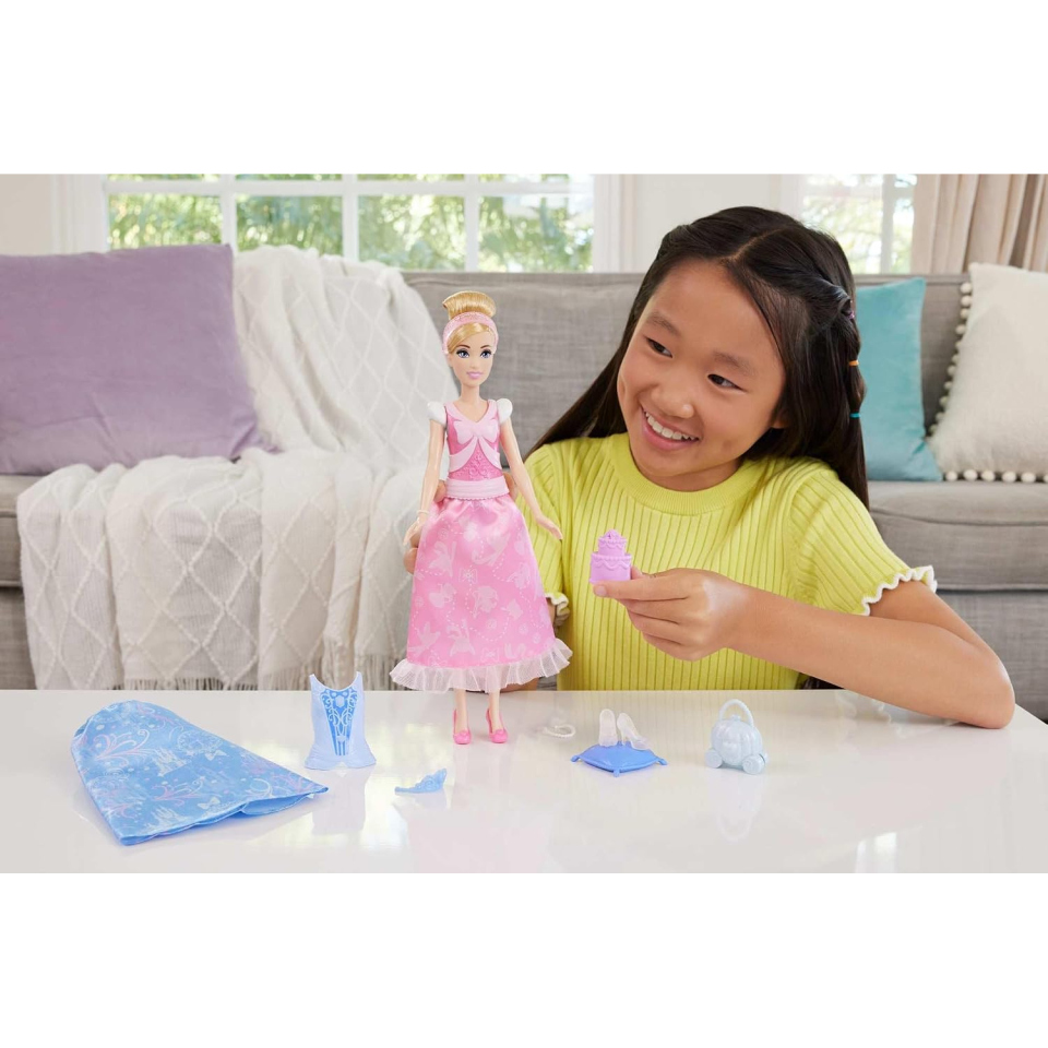 Mattel Disney Princess bambola Cenerentola con due abiti
