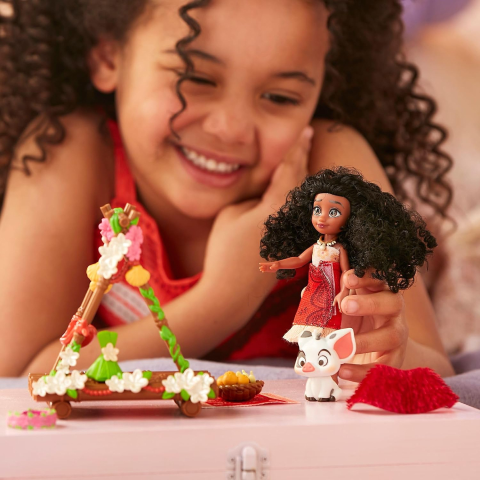 Disney Store mini bambola Vaiana con Pua e zattera