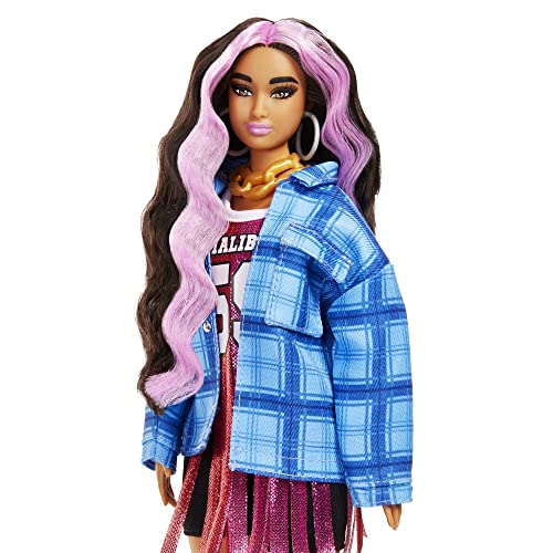 Barbie Extra Bambola Fashion n.13 con abito stile Basket, Shorts e cucciolo