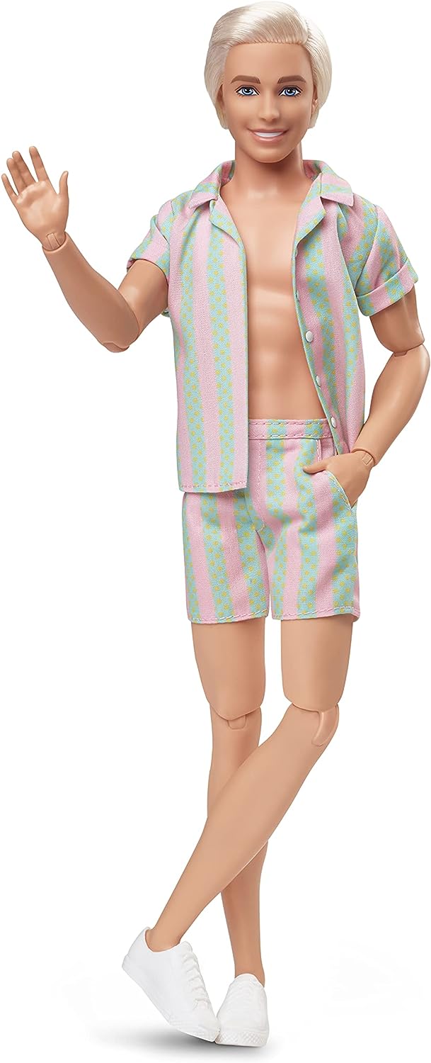 Barbie The Movie - Ken, bambola da collezione con completo da spiaggia HPJ97