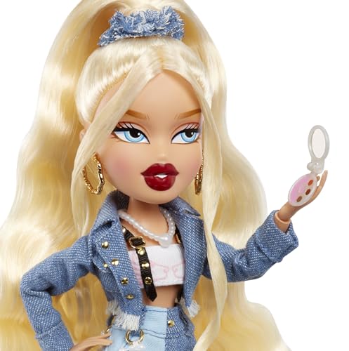 Bratz Cloe, Fashion Doll con 10 accessori e poster, da 6+ anni
