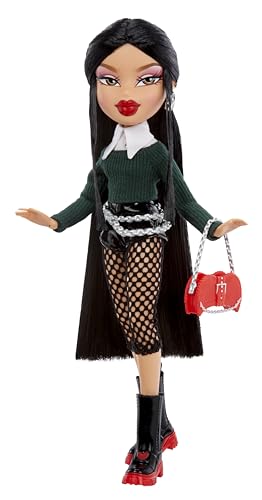 Bratz Jade, Fashion Doll con 10 accessori e poster da 6+ anni