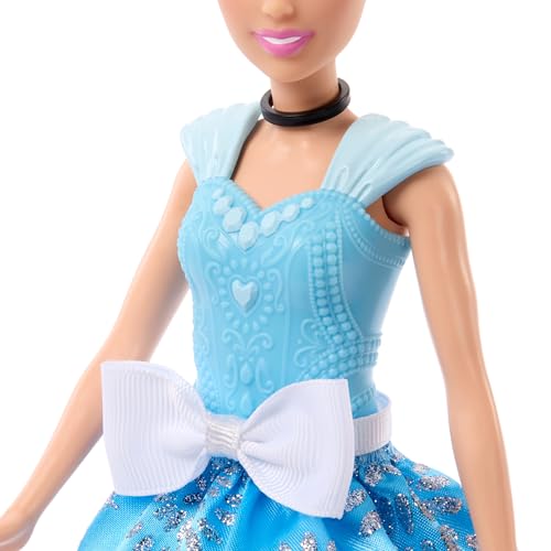 Cenerentola Royal Fashion Reveal, bambola con 12 abiti e accessori da 3 anni - Mattel Disney Princess HMK53
