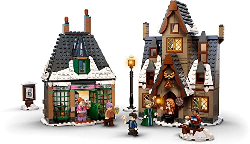 LEGO 76388 Harry Potter, Visita al Villaggio di Hogsmeade, Set da costruire con 6 Minifigure, 8+ Anni