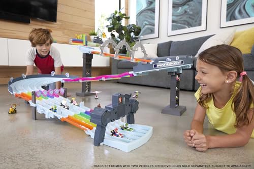 Pista Arcobaleno Mario Kart, lunga 2 metri con 2 macchinine, da 4 anni - Hot Wheels