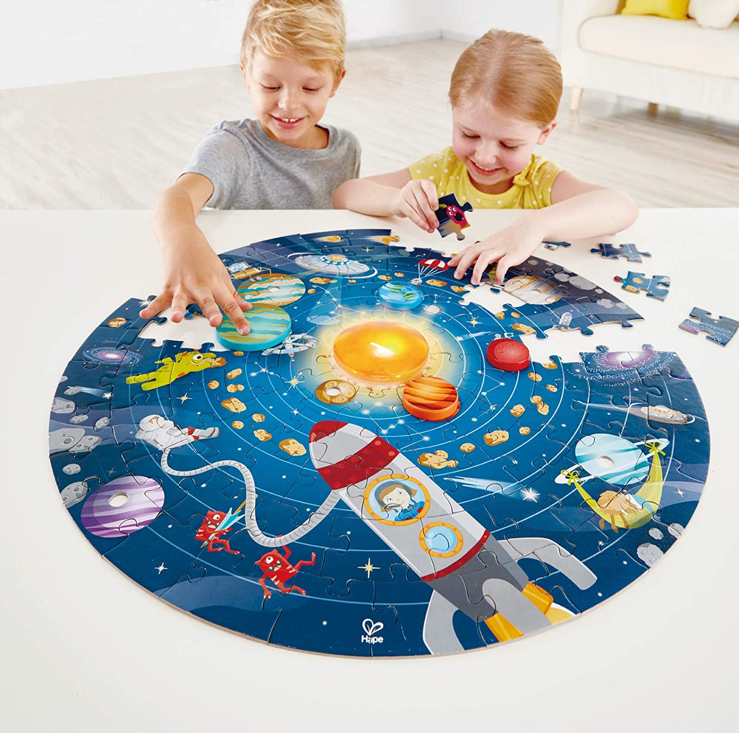 Puzzle Sistema Solare con Led - Hape - immagine 3