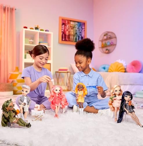 Rainbow High Victoria Whitman, Bambola Rosa con Lentiggini e Accessori alla Moda, dai 4 anni - Fashion Dolls