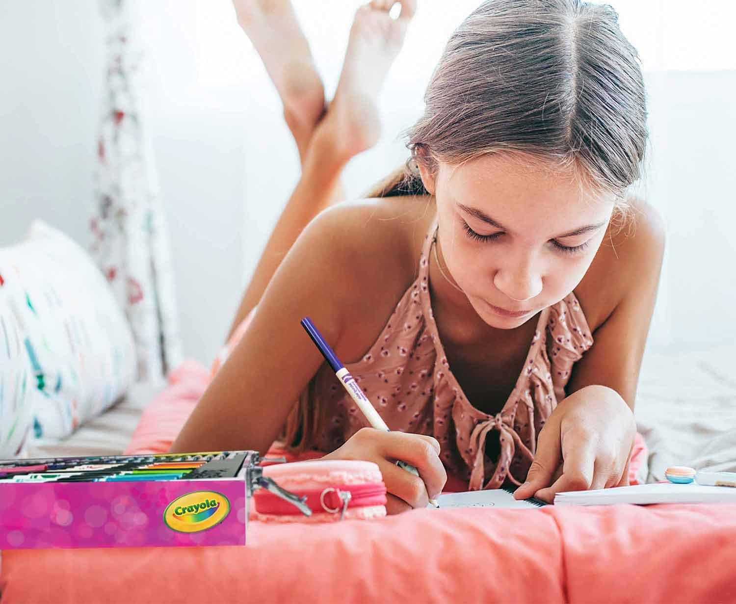 Giochi per disegnare, valigetta di colori per bambine