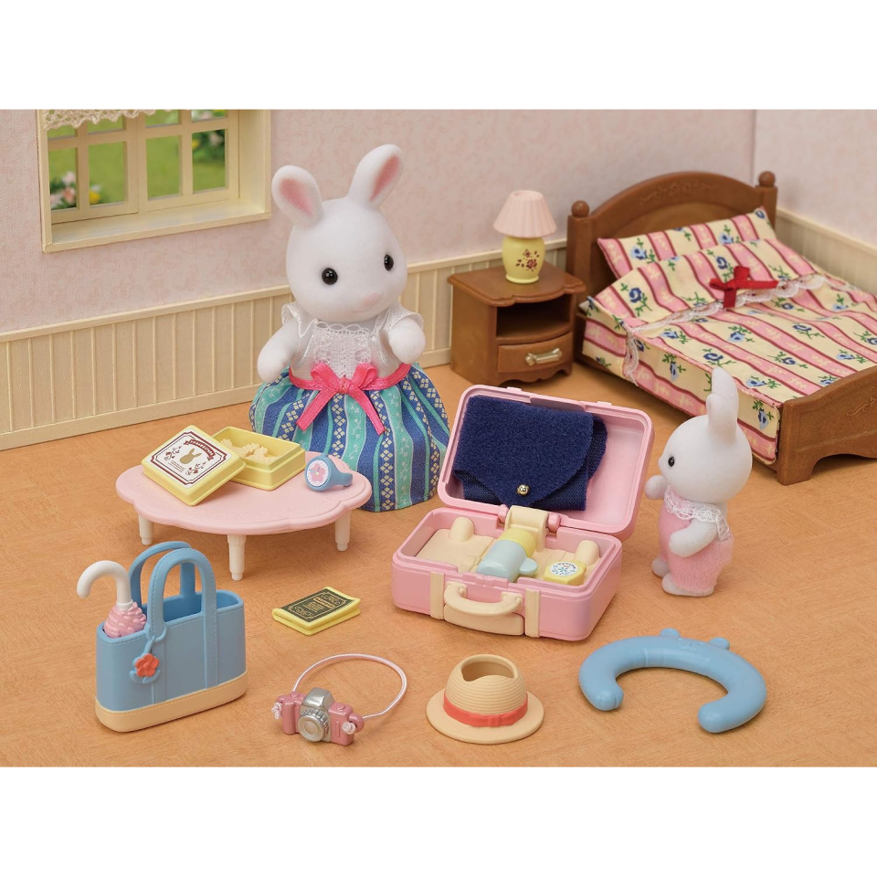 Sylvanian Families bambolina Coniglio Neve con set da viaggio