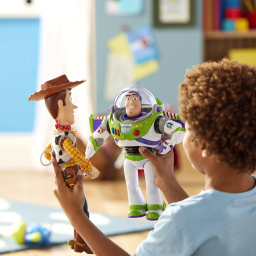 Woody Parlante Toy Story – Action Figure Interattiva Disney Store 39 cm