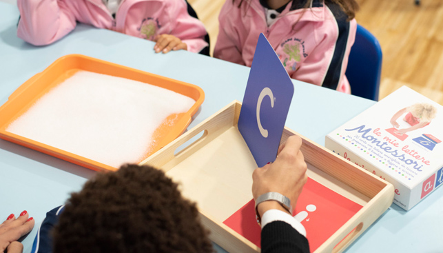 Metodo Montessori: in cosa consiste e perché è sempre più utilizzato