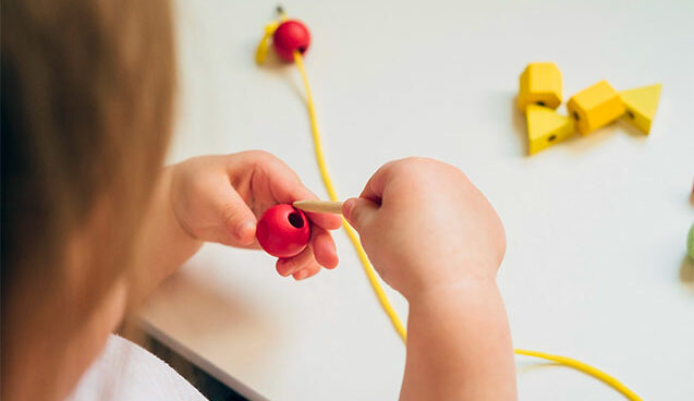 Giochi di motricità fine per bambini: una guida completa di attività