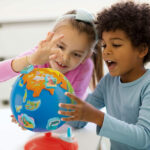 Primo Mappamondo interattivo Clementoni per bambini da 3 a 6 anni